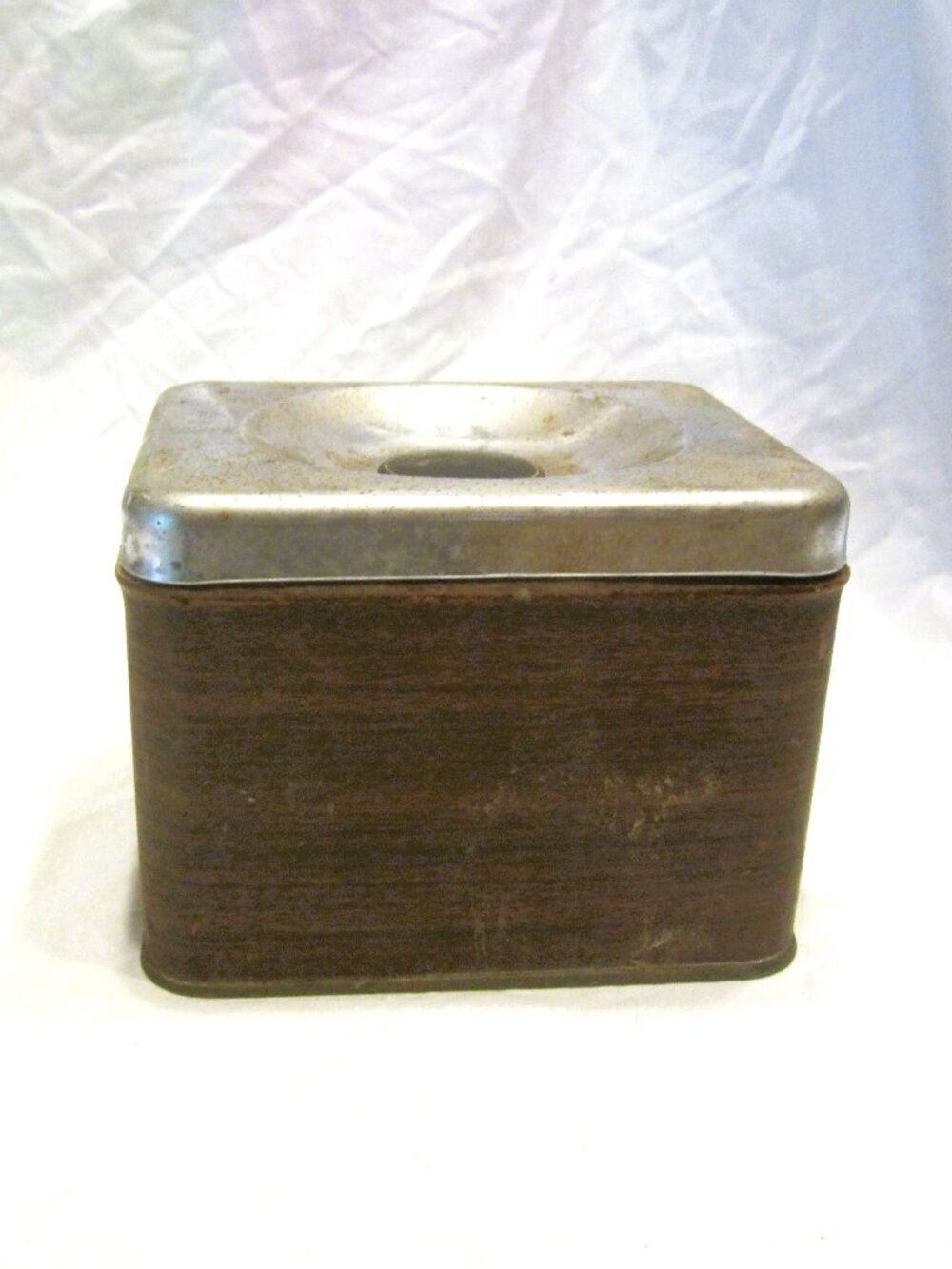 VTG LINCOLN BEAUTYWARE COFFEE CANISTER, FAUX WOODGRAIN & CHROME